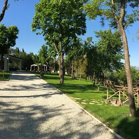 Il Lauro 3* San Costanzo