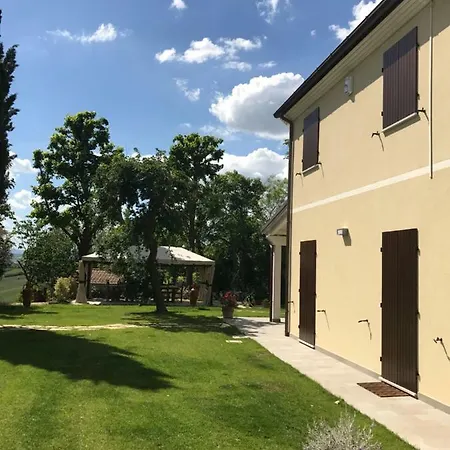 Il Lauro 3* San Costanzo