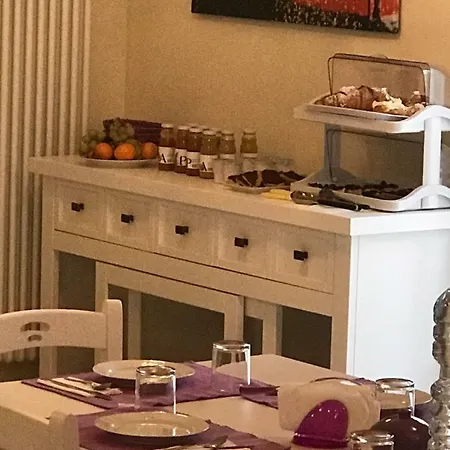 Il Lauro לינה וארוחת בוקר San Costanzo